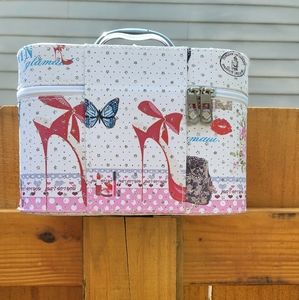 Toilitre bag, never  used